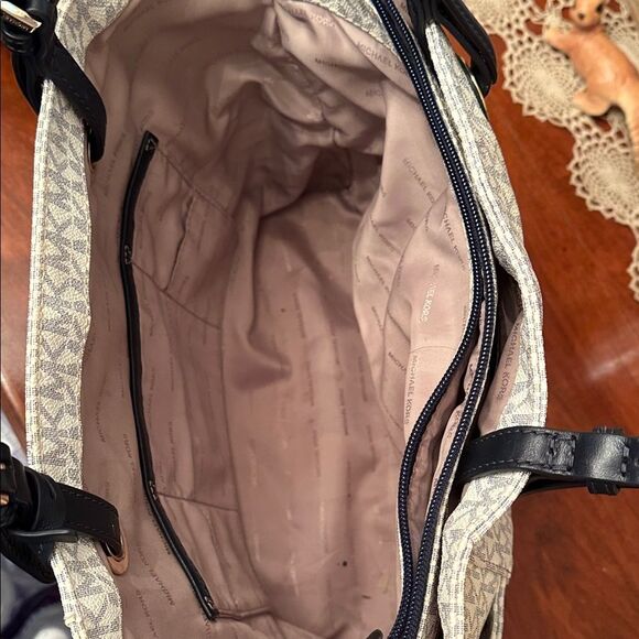 Michael Kors Beige and Black Tote Bag - Picture 8 of 14